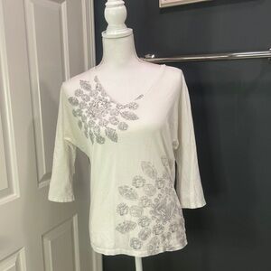 The Limited Perfect Tee v-neck 3/4 sleeve snowflake gem tee Size M